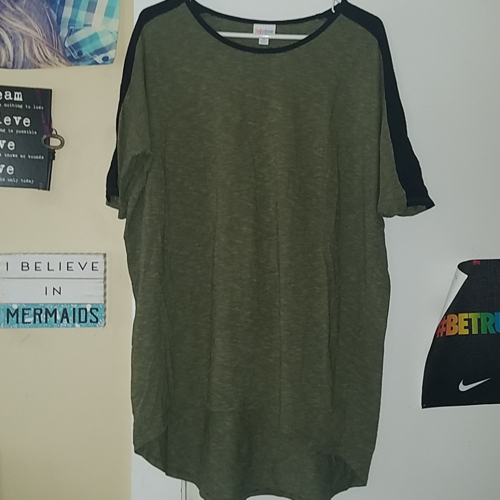 Lularoe Medium Irma Tunic